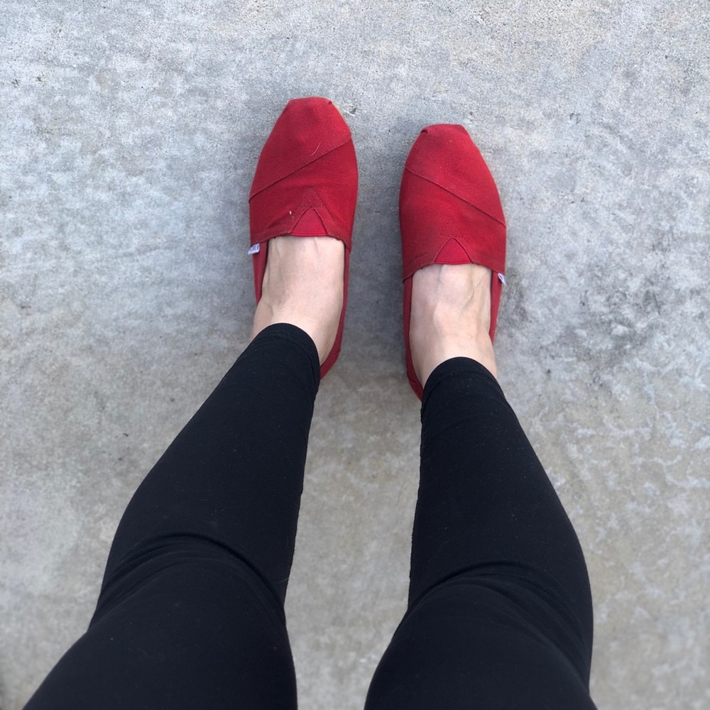 Toms slip on